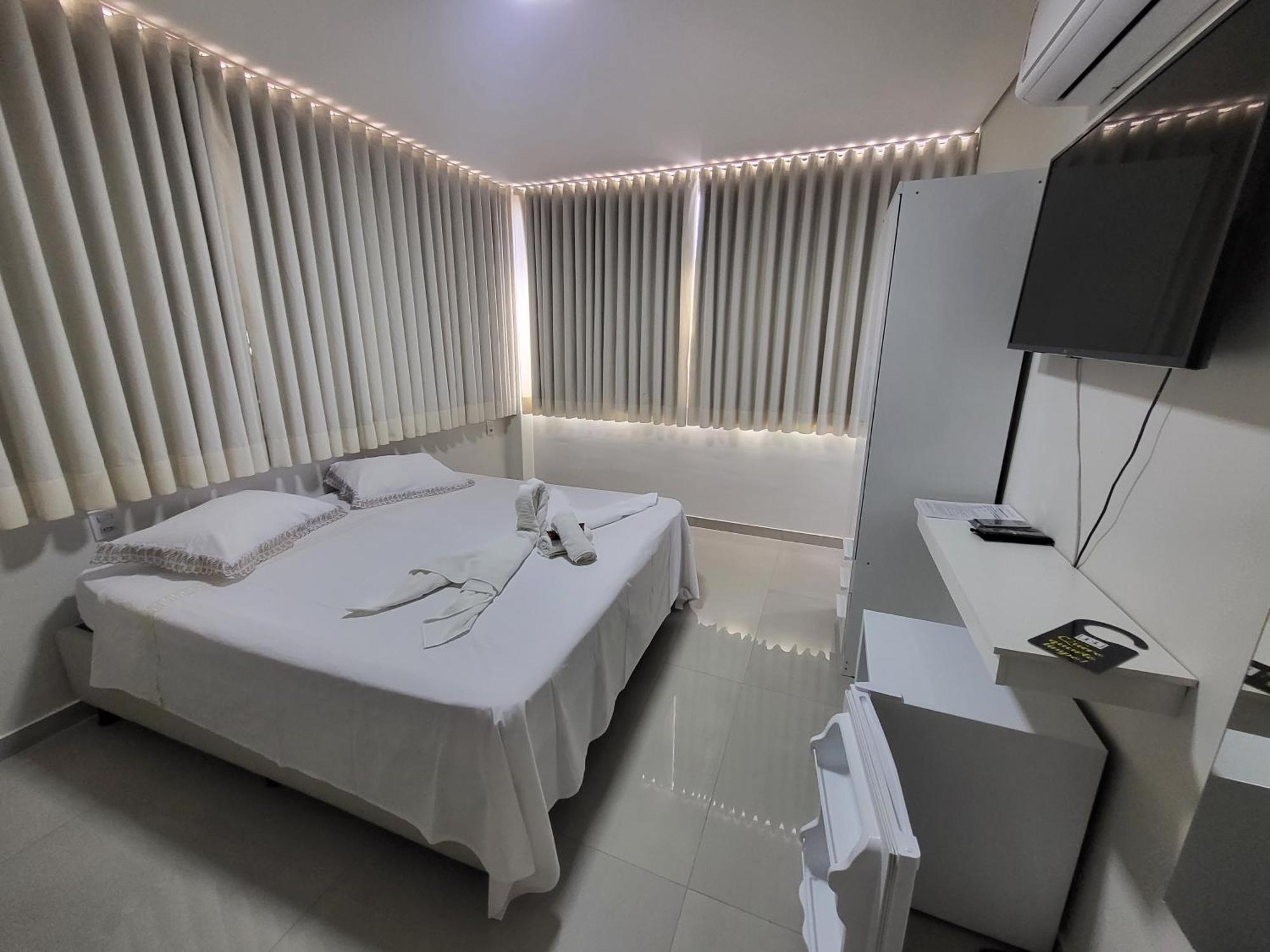 Hotel Avelar Ribeirao das Neves Екстер'єр фото